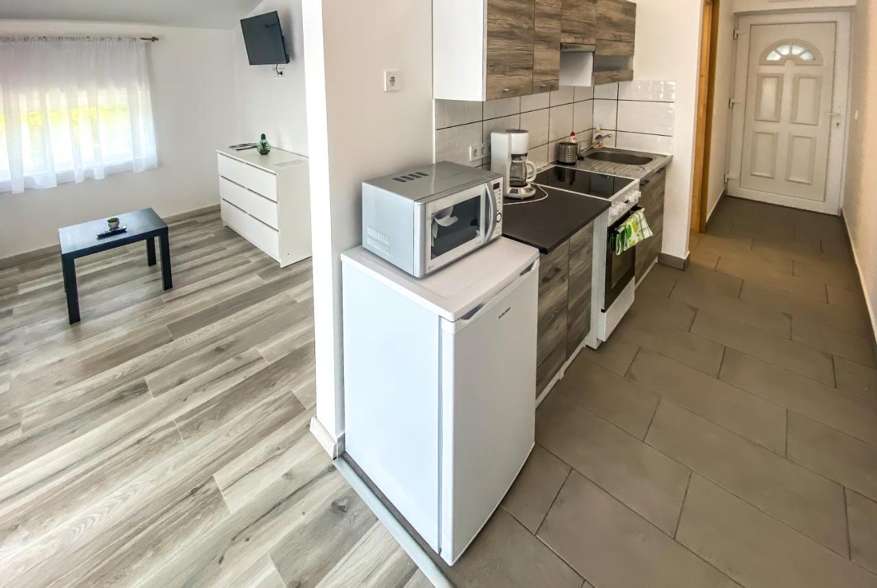 Feda Apartmanhaz Balatonboglár Buitenkant foto
