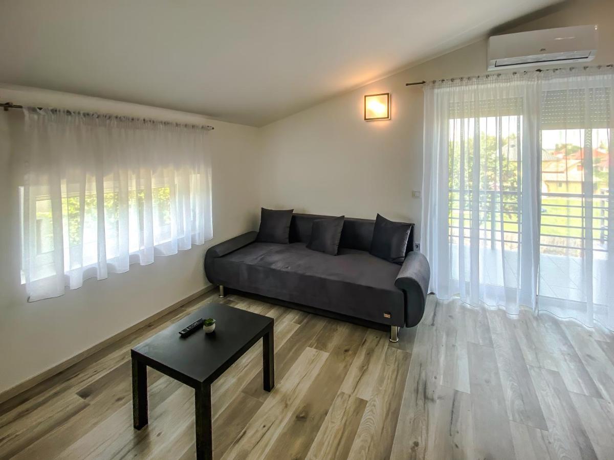 Feda Apartmanhaz Balatonboglár Buitenkant foto