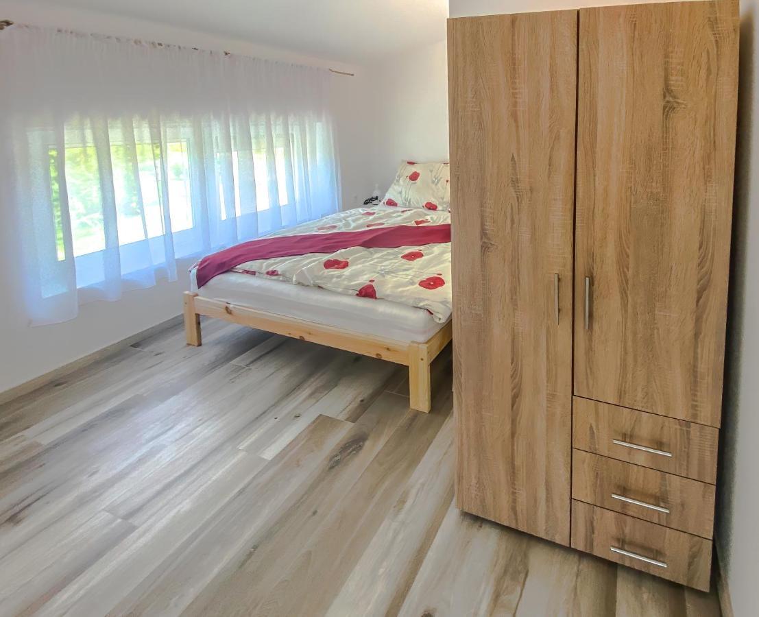 Feda Apartmanhaz Balatonboglár Buitenkant foto