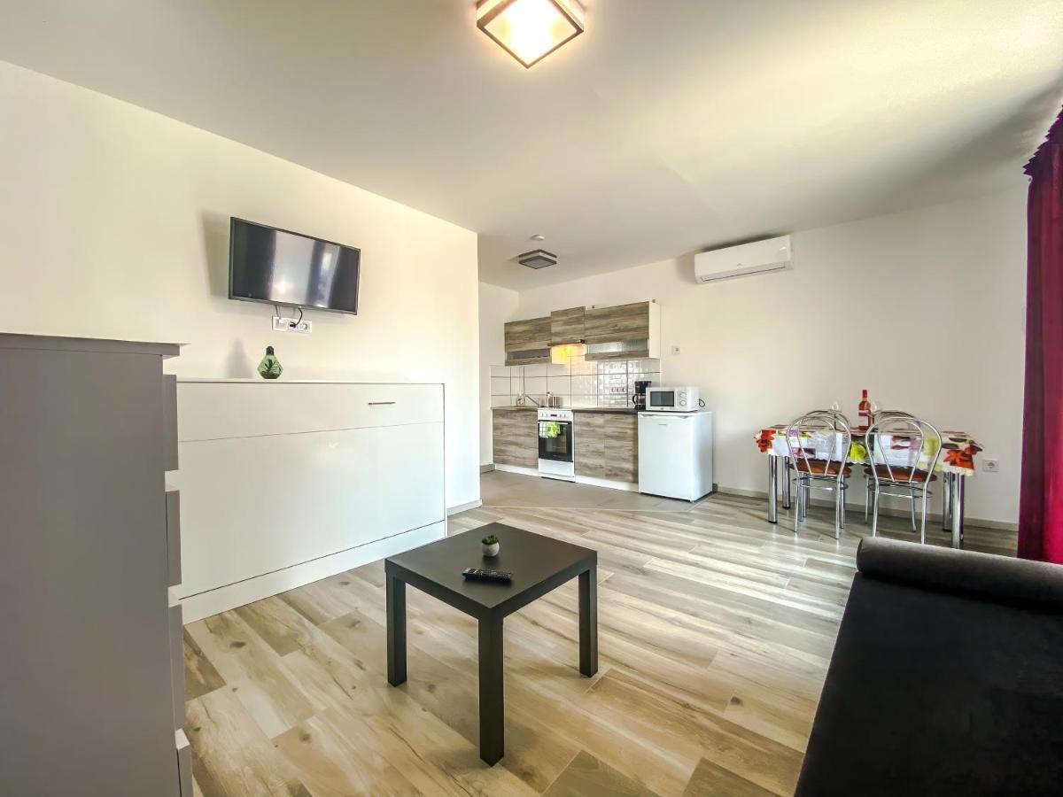 Feda Apartmanhaz Balatonboglár Buitenkant foto