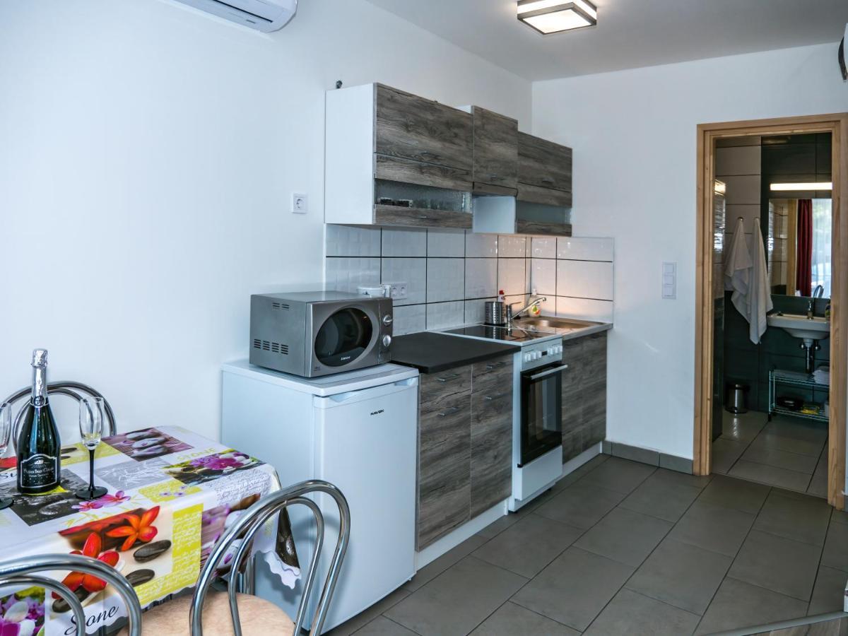 Feda Apartmanhaz Balatonboglár Buitenkant foto